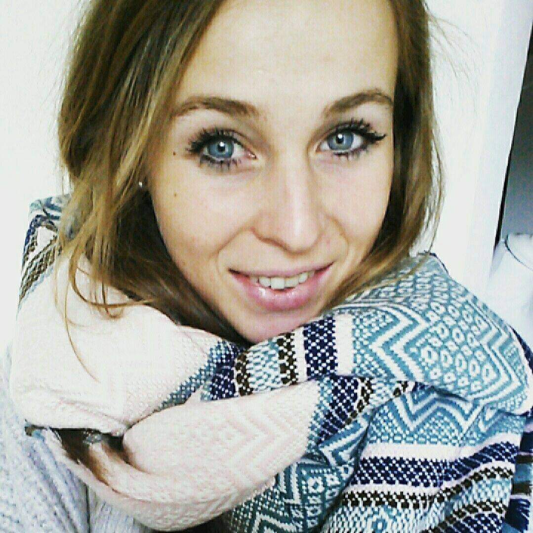 Laura STELZ
